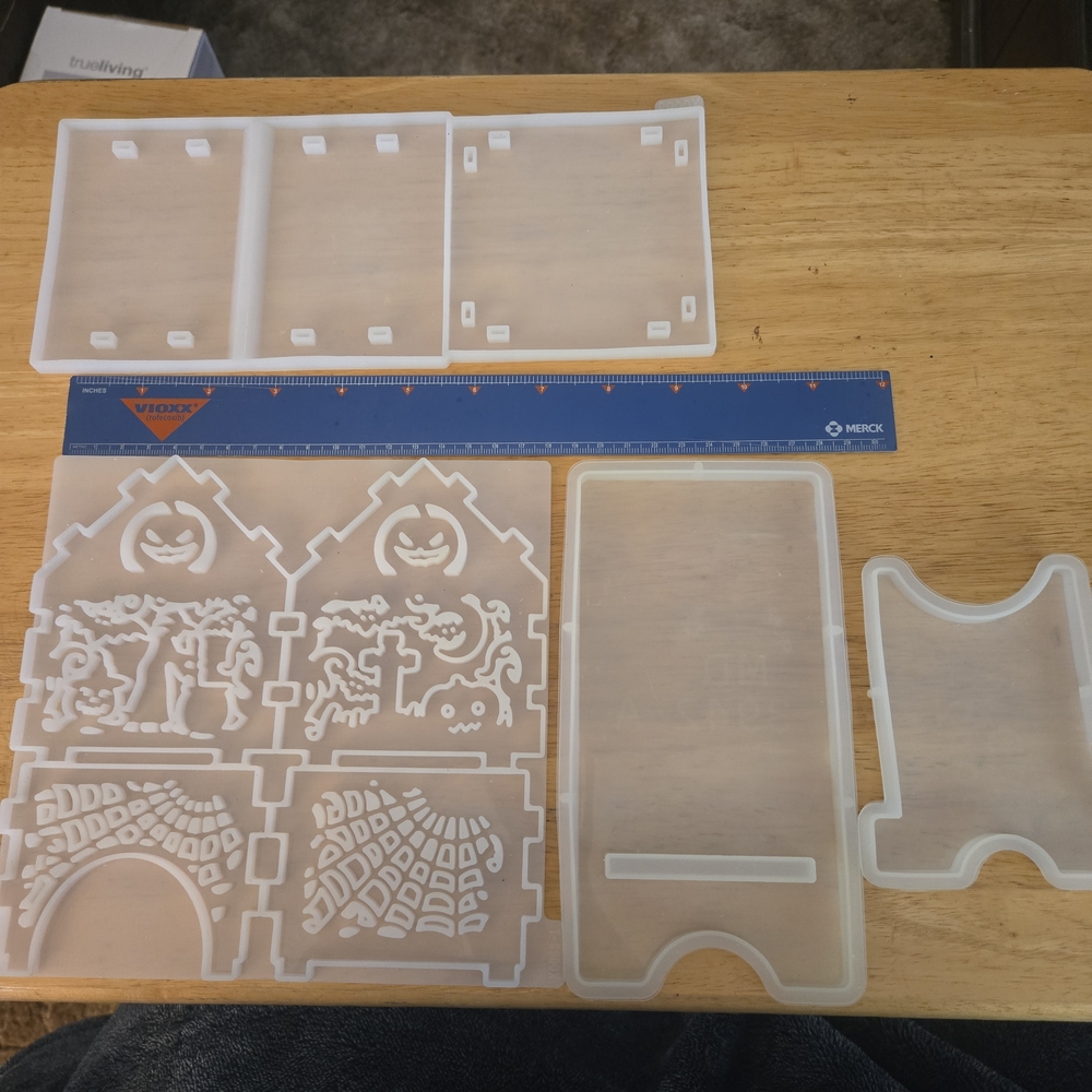Halloween Themed Plastic Stencil Set